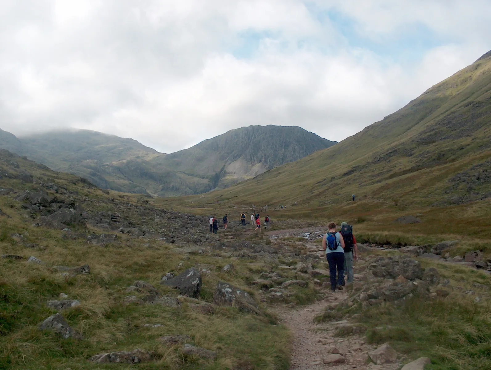 Маршрут английских долин: Seatoller, Styhead Tarn and Grains Gill Walk, North Lakes Outdoors: хайкинг в регионе Европа