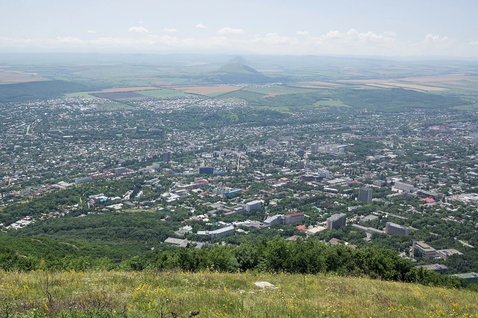 Parallelno kanatnoy doroge: hiking in Caucasus