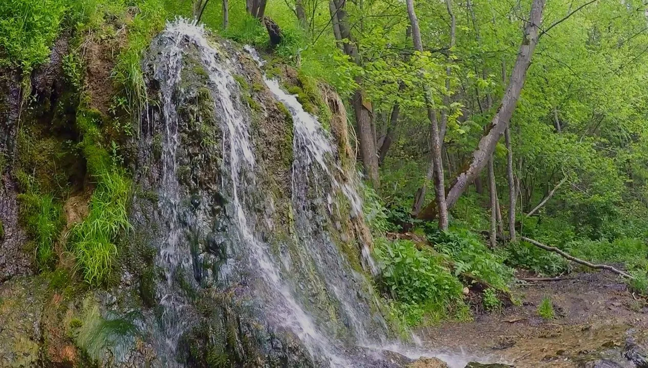 На водопад Радужный
