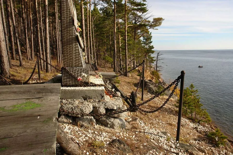 Bay Dyrovataya — Nochyovka: Along the Shore and Open Views