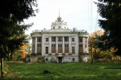 Усадьба Демидовых в Тайцах: прогулка вокруг Большой поляны